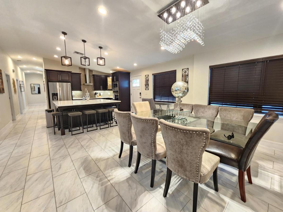 The Villa Orlando@College Park. Sleeps16 외부 사진