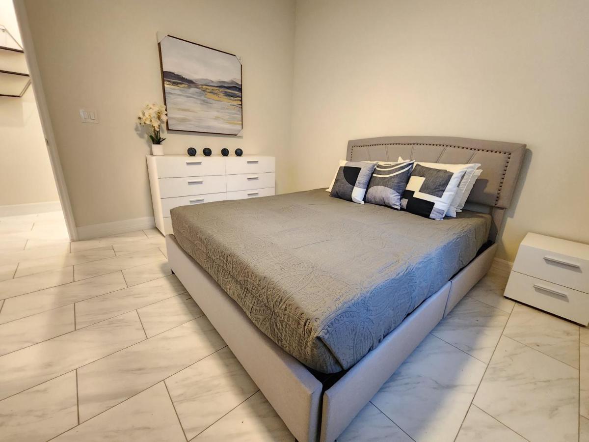 The Villa Orlando@College Park. Sleeps16 외부 사진