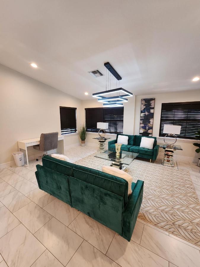 The Villa Orlando@College Park. Sleeps16 외부 사진