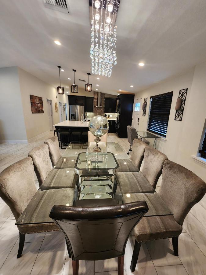 The Villa Orlando@College Park. Sleeps16 외부 사진
