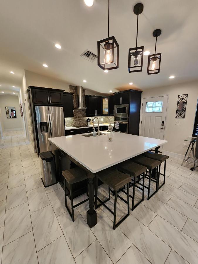 The Villa Orlando@College Park. Sleeps16 외부 사진