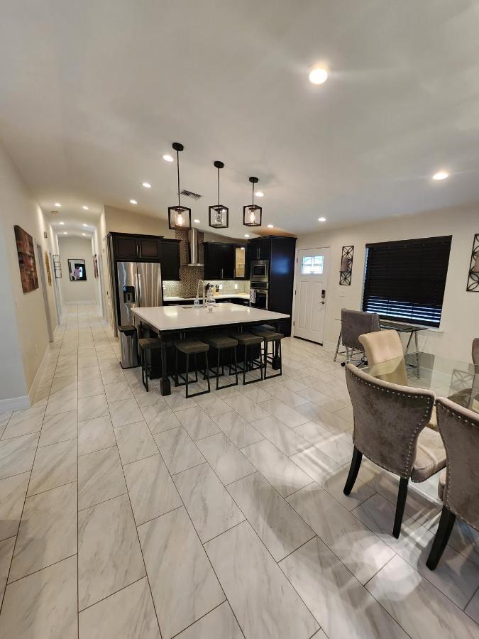 The Villa Orlando@College Park. Sleeps16 외부 사진