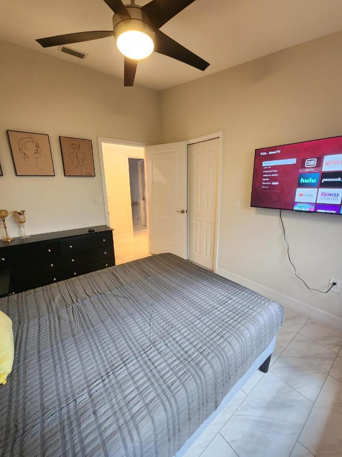 The Villa Orlando@College Park. Sleeps16 외부 사진