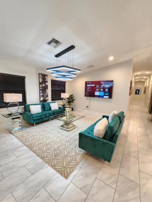The Villa Orlando@College Park. Sleeps16 외부 사진